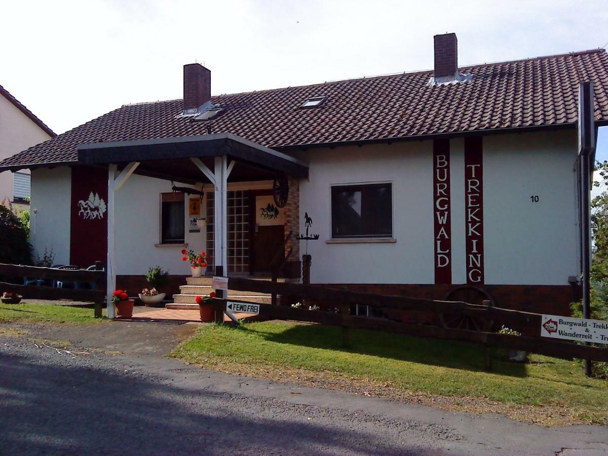 Gaestehaus Burgwald-Trekking Mittelsimtshausen Экстерьер фото