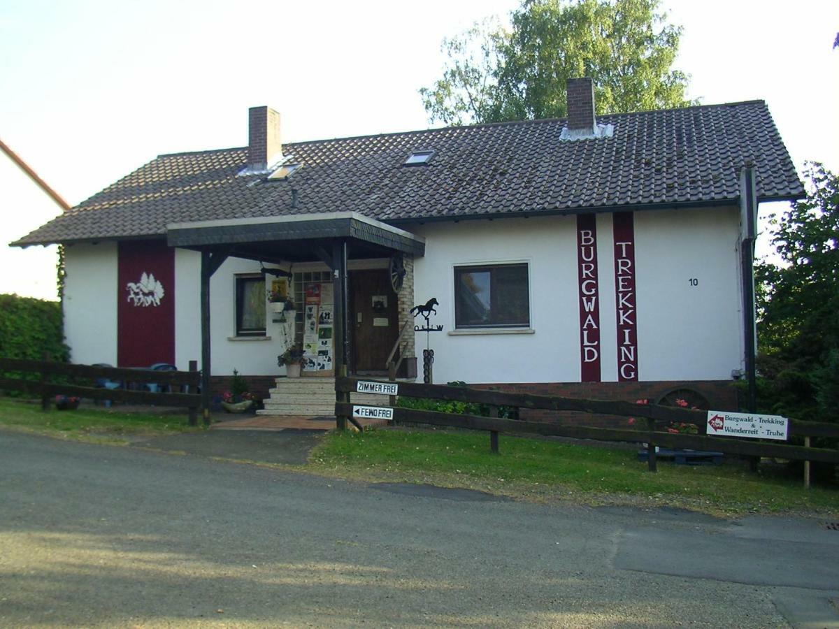 Gaestehaus Burgwald-Trekking Mittelsimtshausen Экстерьер фото